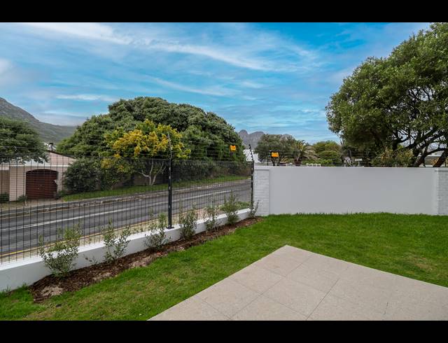 3 BEDROOM TOWNHOUSE TO LET IN HOUT BAY CENTRAL